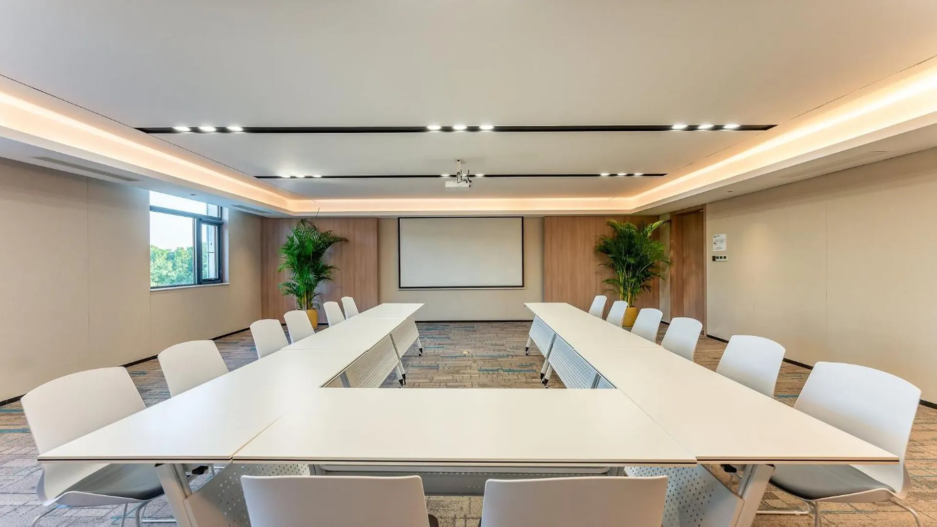 Hotel Holiday Inn Express Luoyang Longmen By Ihg